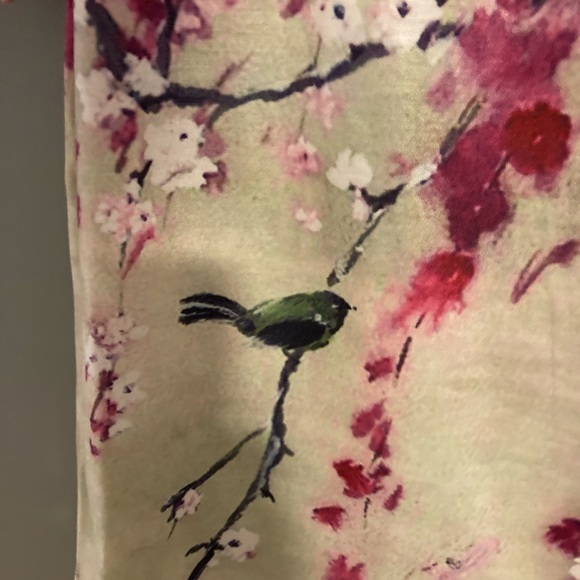 Beautiful printed spring summer tee. Ladies size L. Great casual shirt. Comfy. - Picture 3 of 3